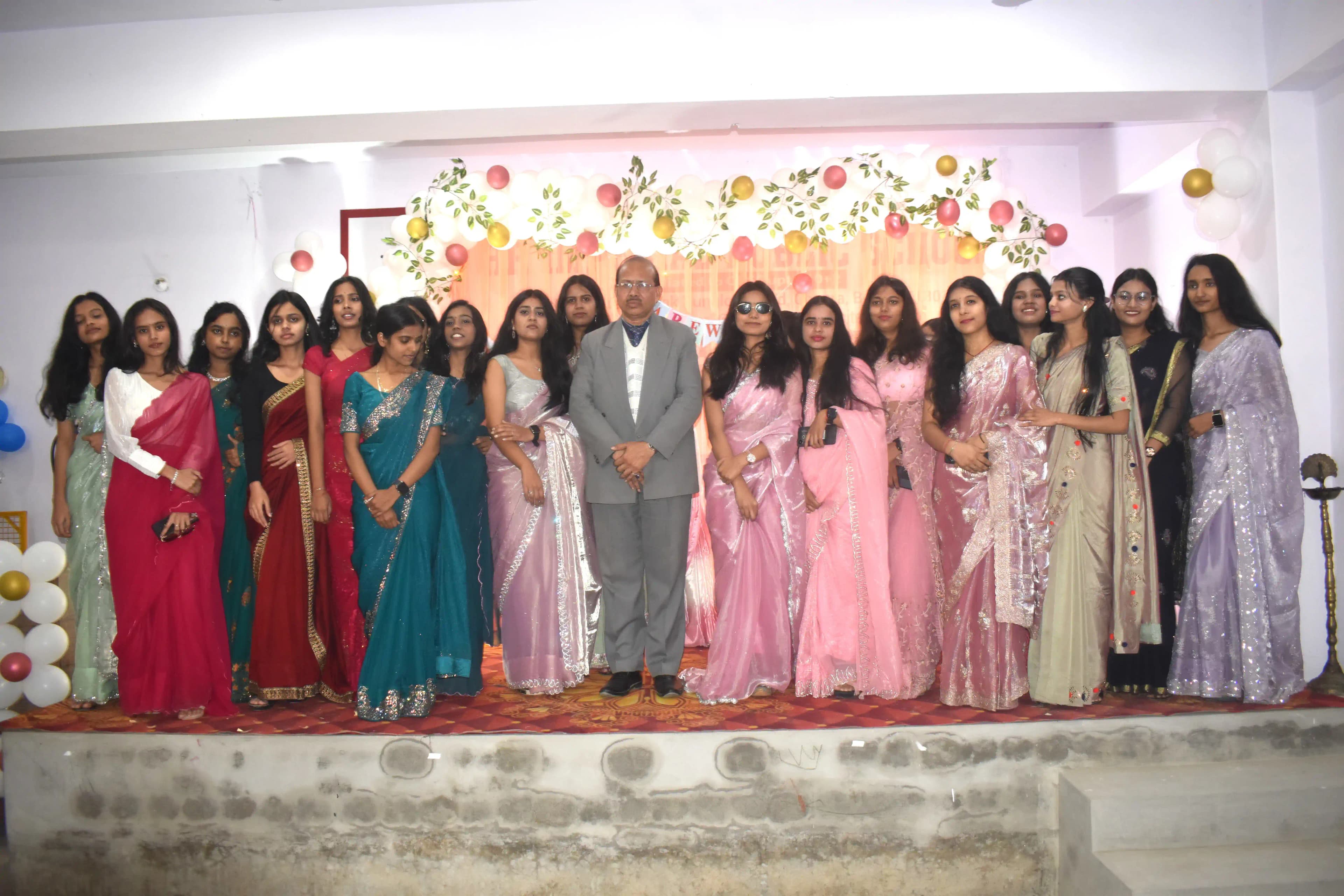 Farewell Class 12th 2025 - Photo 4